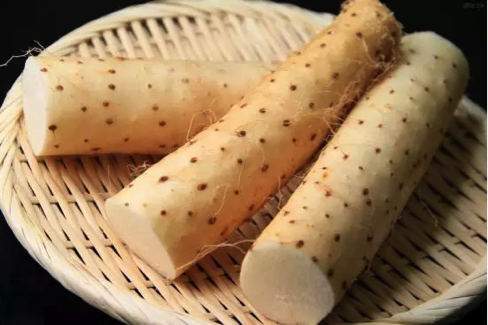 三根處理好的山藥